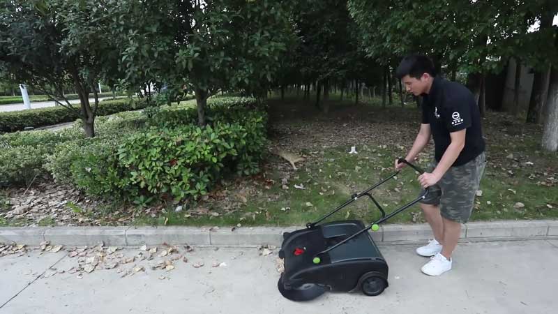 揚子工業(yè)掃地機的優(yōu)點