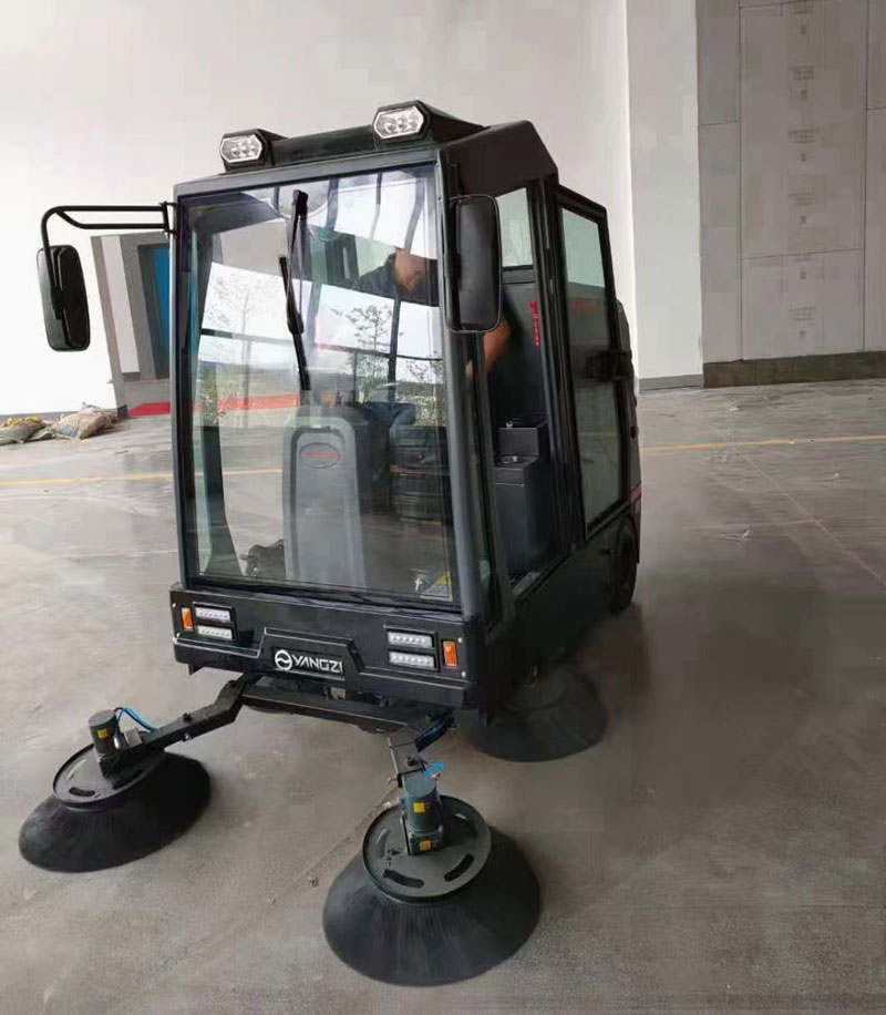 電動掃地車在物業(yè)公司使用有哪些優(yōu)勢
