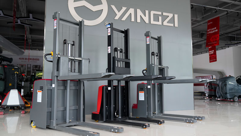 7 種不同類(lèi)型的叉車(chē)及其用途