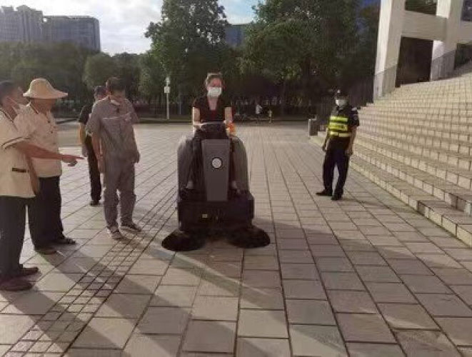 揚子掃地機對物業(yè)小區(qū)的好處