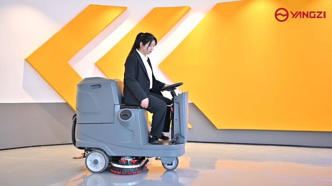 丟掉拖把和水桶，用揚子洗地機省時省力