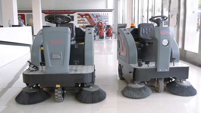 機械式清潔節(jié)省人力物力，駕駛式掃地機選揚子